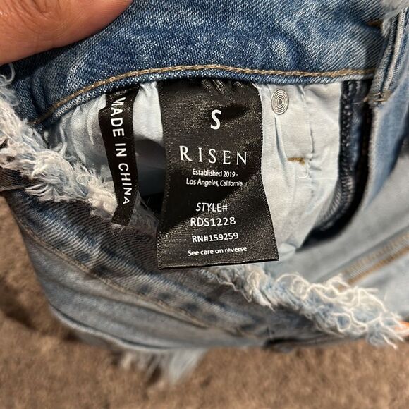 Risen! Frayed waist high rise stretchy shorts! NWT size small! - Picture 7 of 9